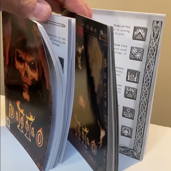 New DIABLO BATTLE CHEST Video Game of The Year. Includes Everything In Photos - Picture 13 of 16